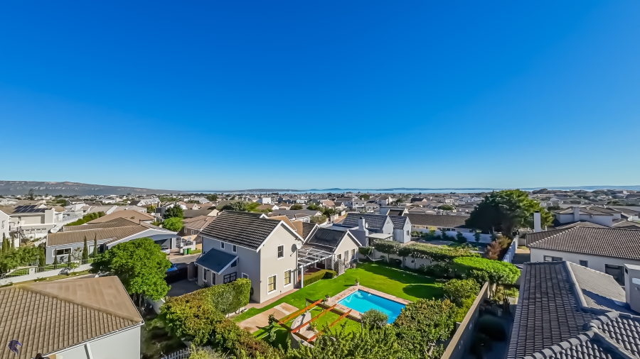 4 Bedroom Property for Sale in Country Club Western Cape